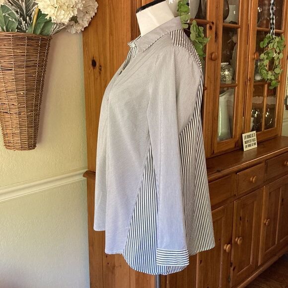 J Jill Black & White Striped Button Down Long Sleeve Shirt Size Medium - Picture 3 of 12